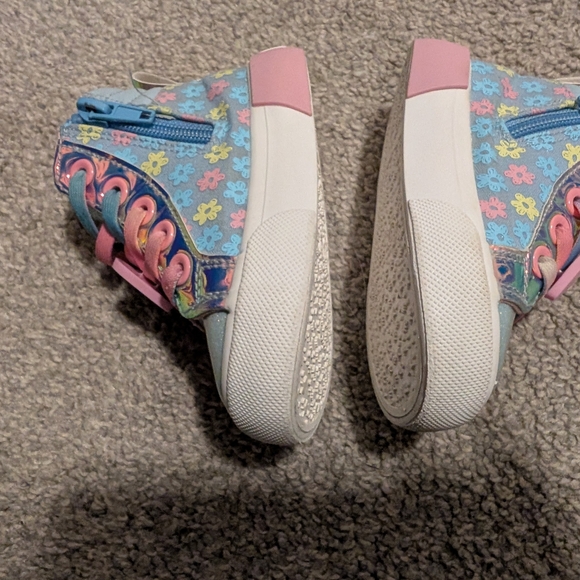Bluey Kids High-Top Sneakers - Light Blue and Pink - Picture 6 of 11